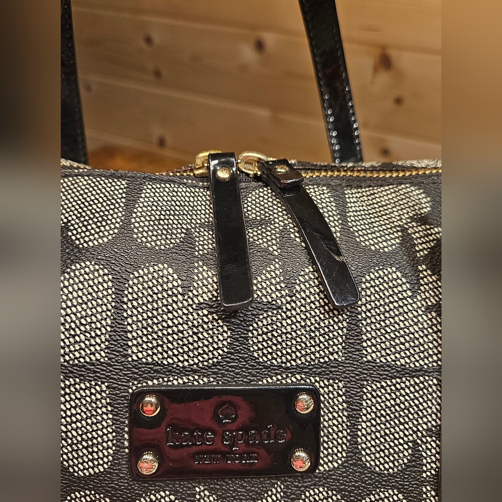 Kate Spade Elegant Black and Gray Tote - Picture 4 of 8